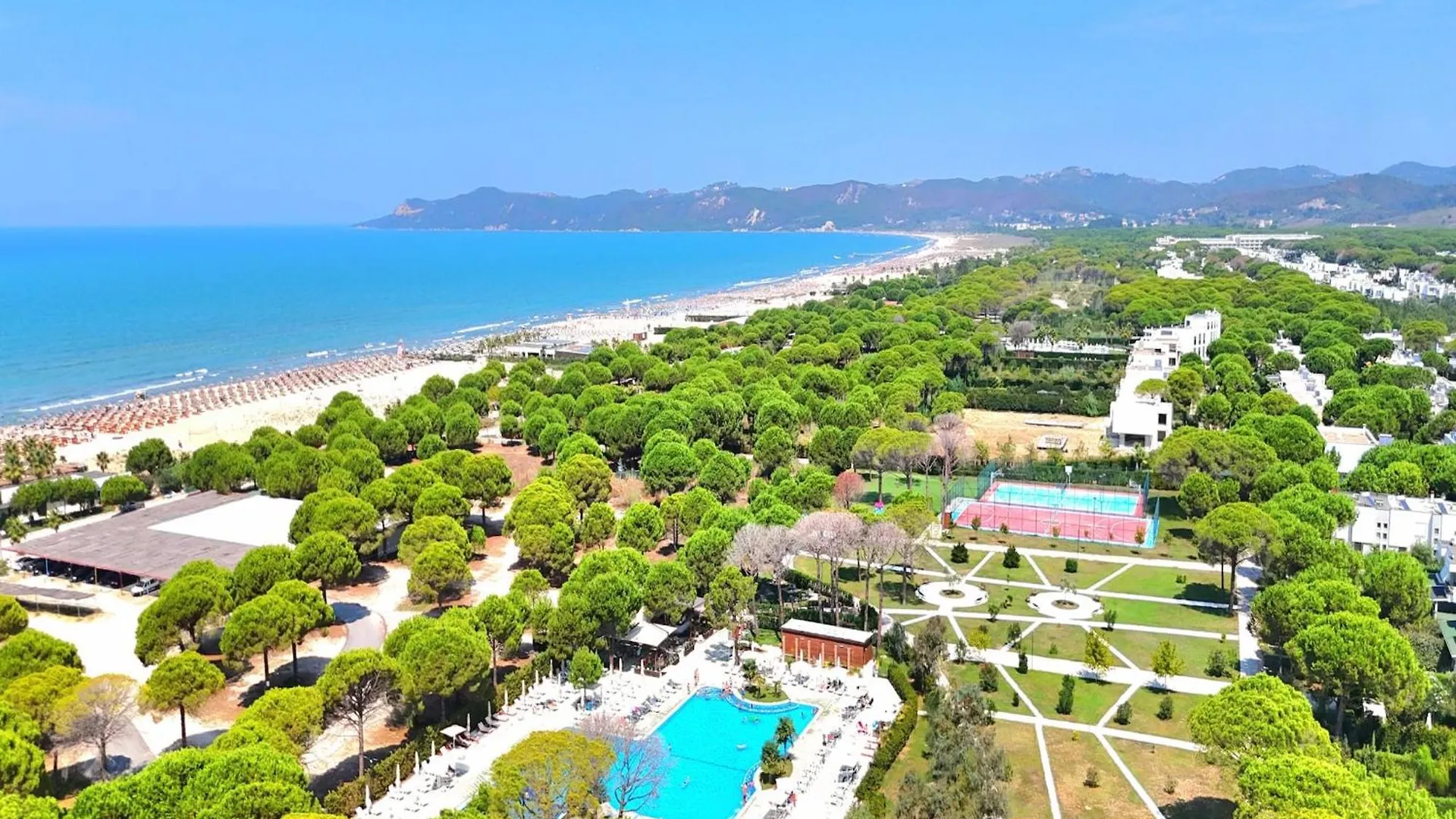 Inviting Holiday Home With Garden Plazhi San Pietro Villa
