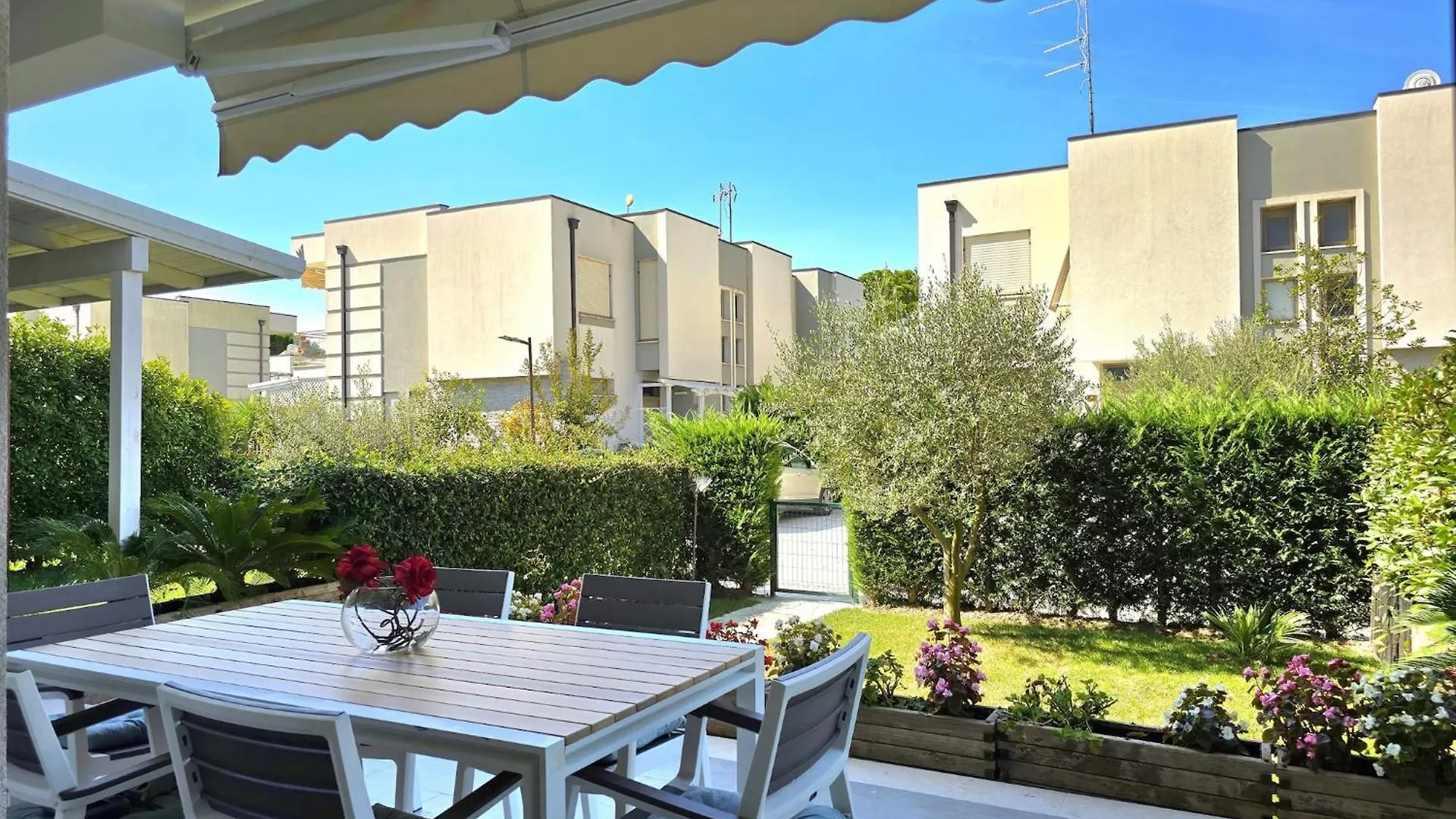 Inviting Holiday Home With Garden Plazhi San Pietro 0*,  Albania