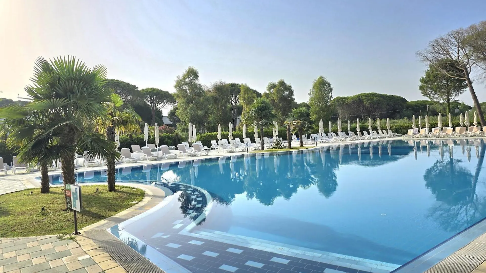 Inviting Holiday Home With Garden Plazhi San Pietro 0*,